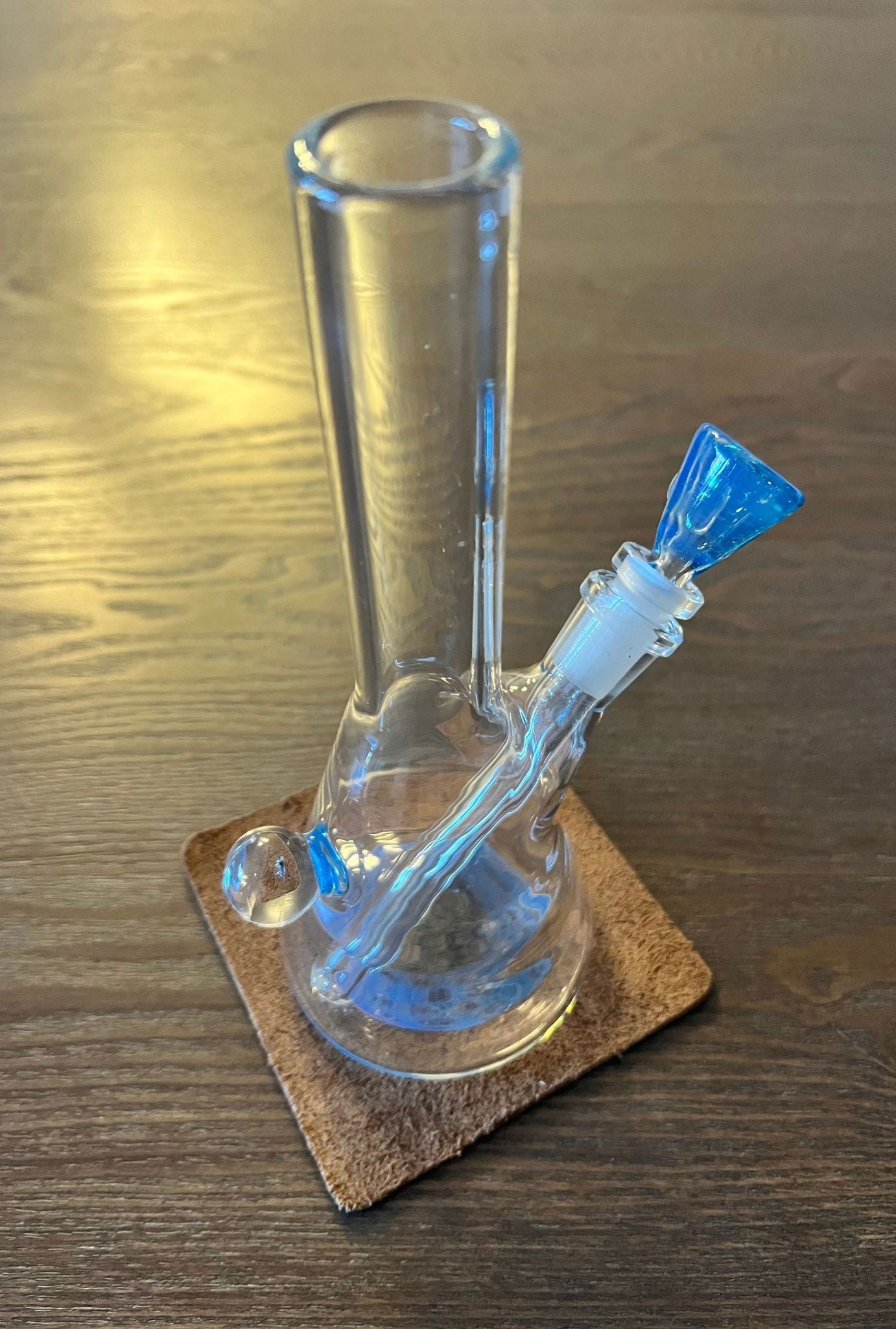 files/10mm_Clear_Mini_Bong_Blue_Honeycomb_-_GiggleGlass-1198963.jpg