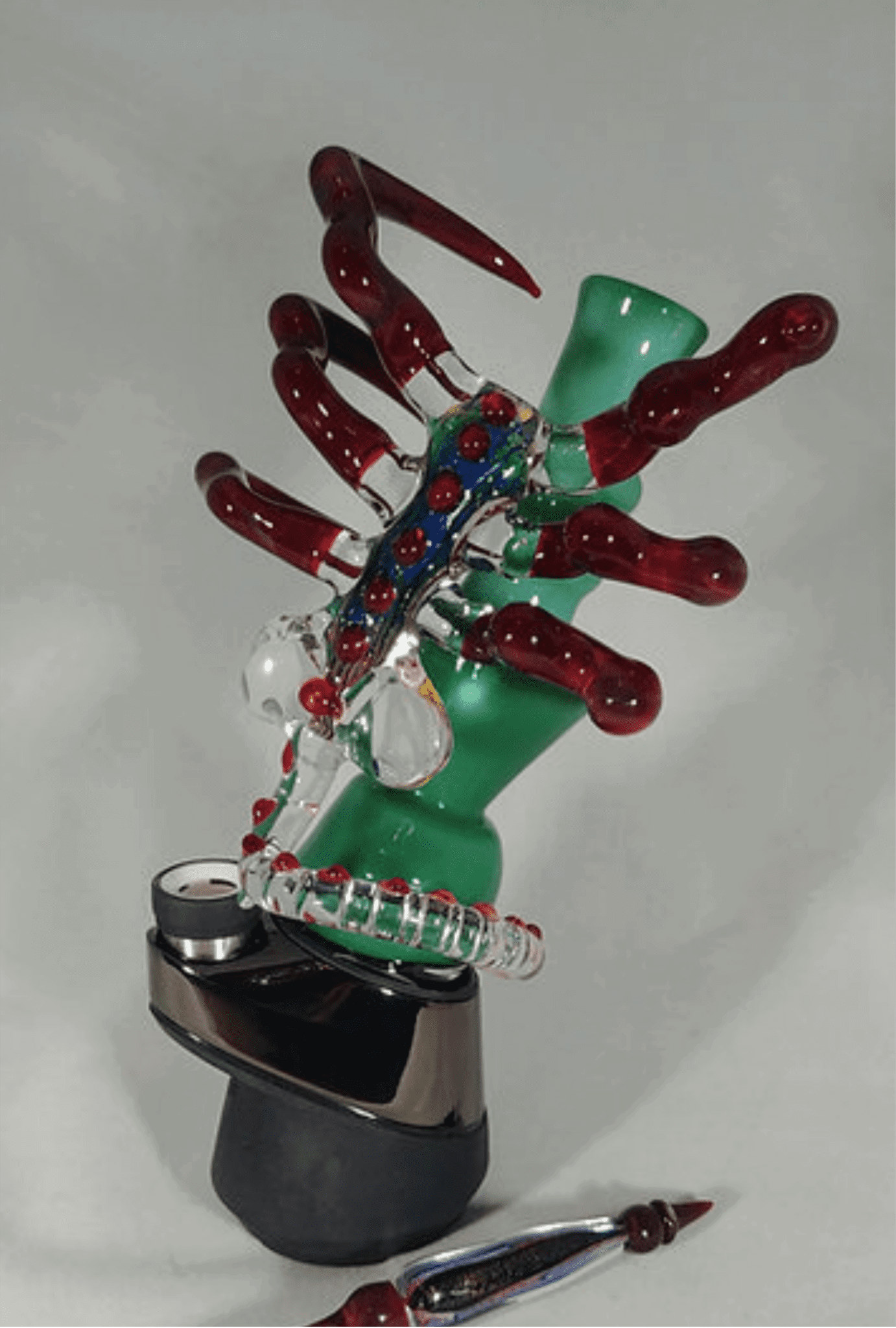 Alien Face Hugger Puffco Attachment with LED - GiggleGlass