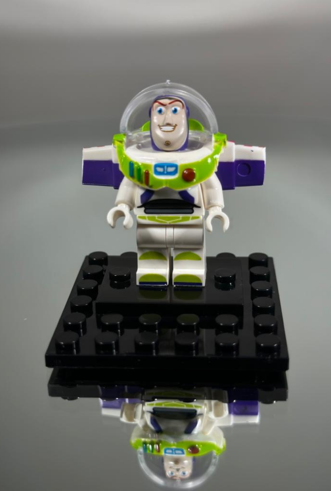 Buzz Lightyear - GiggleGlass