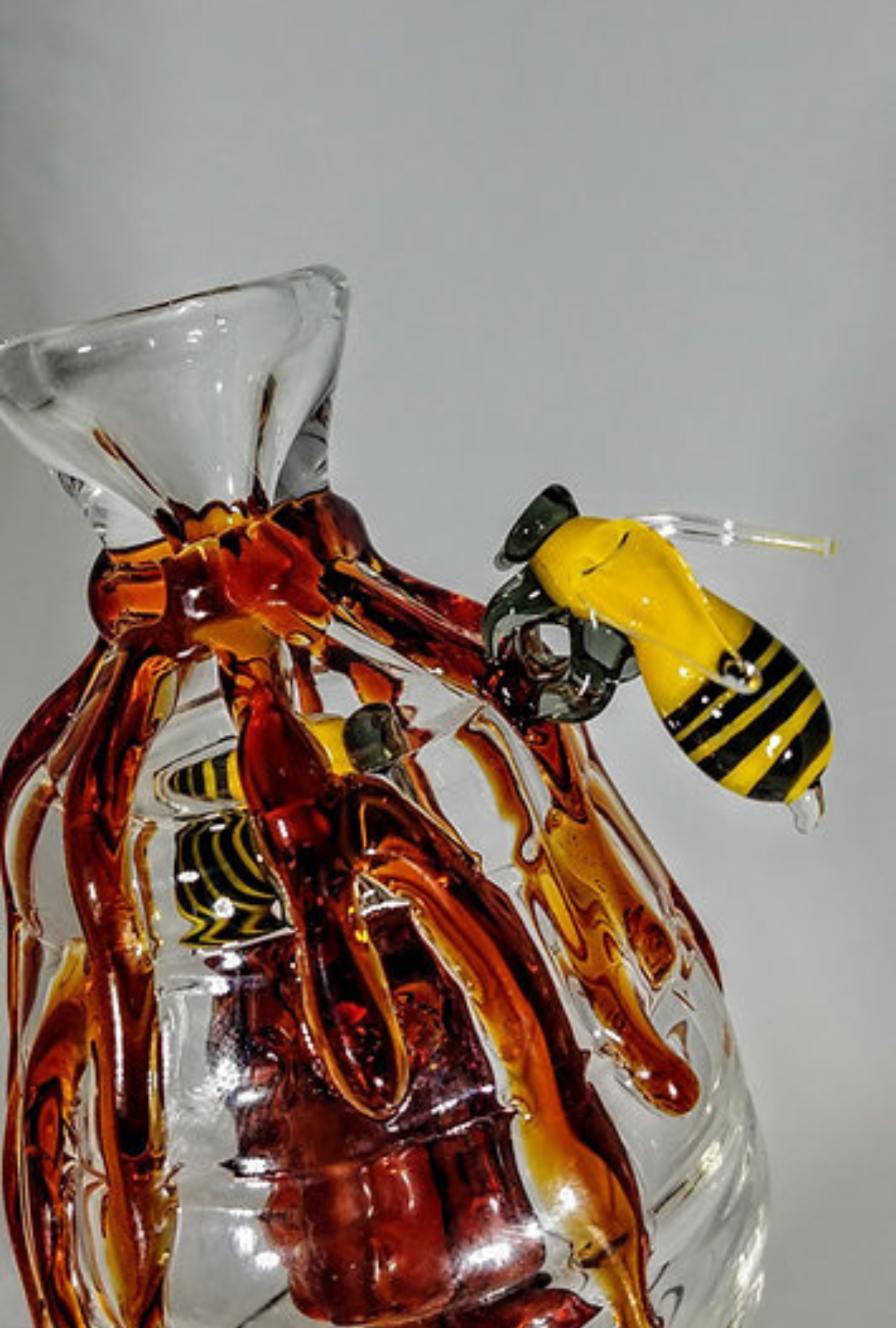 Beehive Drip With Beez Puffco Attachment with LED